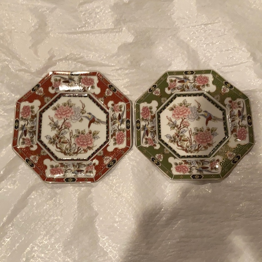 Two beautiful decorative plates